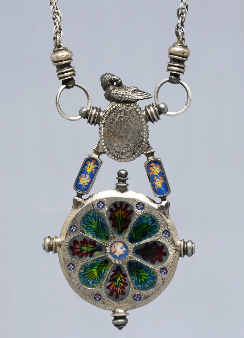 elird-necklace-2-back