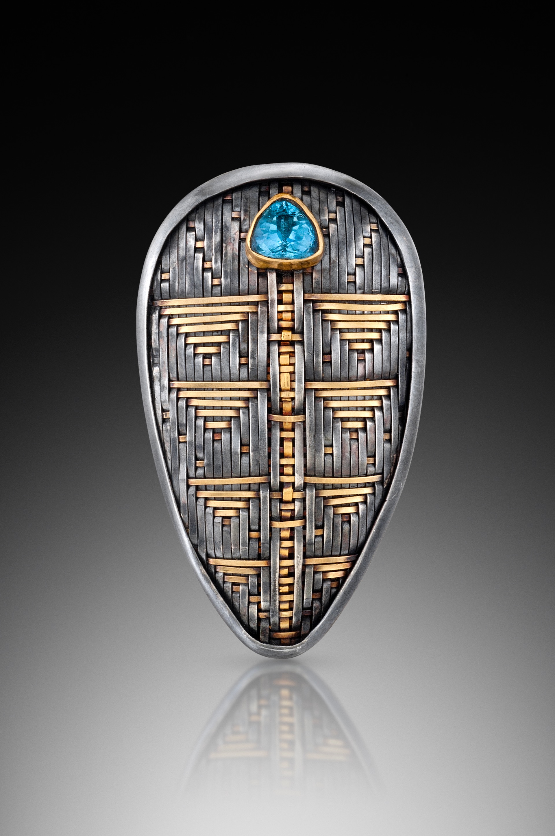 RESPLENDENT-BEETLE-BROOCH-1