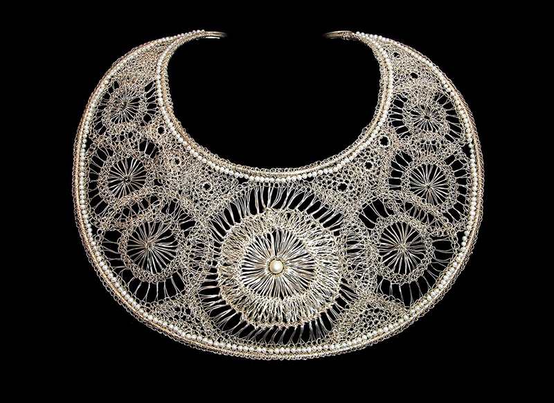 web_ArlineFisch_SilverandPearlCollar.png