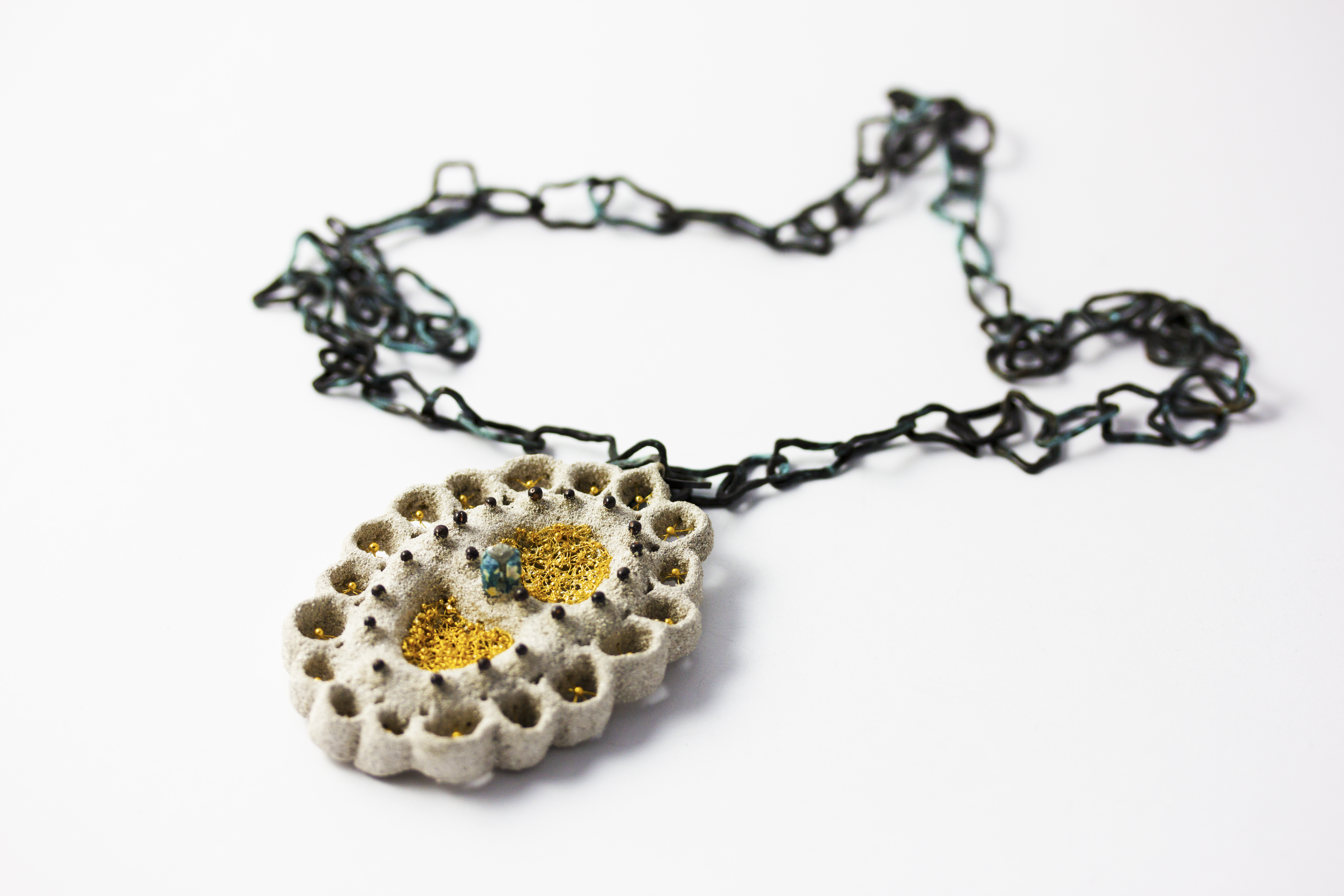 Arata-Fuchi-Pendant-Aun