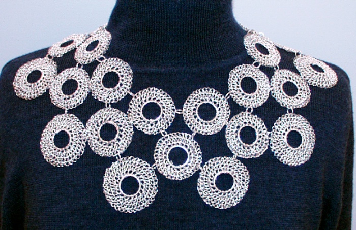 AFisch_Necklace_SilverCircles_Worn