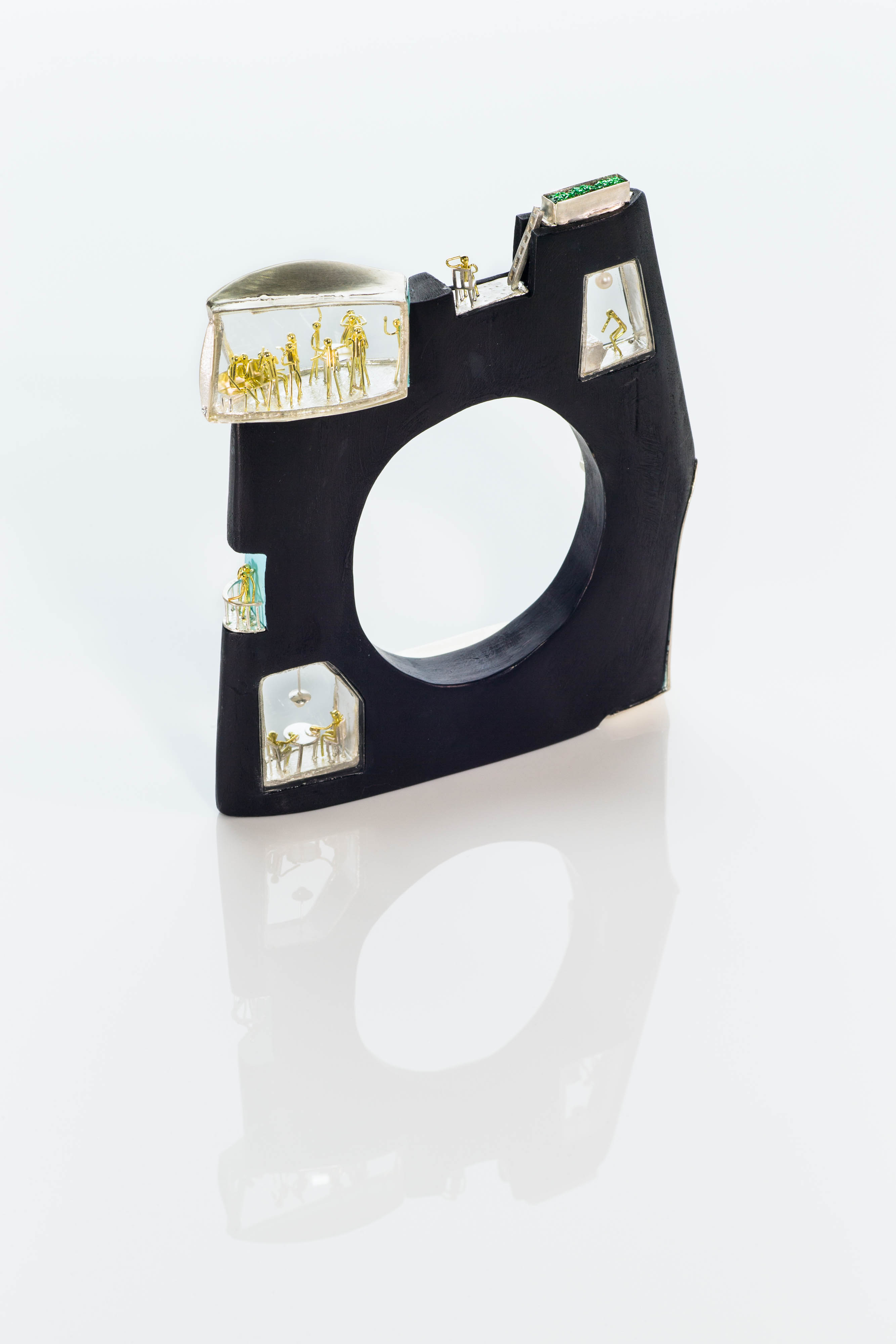 MaedaA_Bracelet_HomeSweetHome_2015A MaedaA_Bracelet_HomeSweetHome_2015A