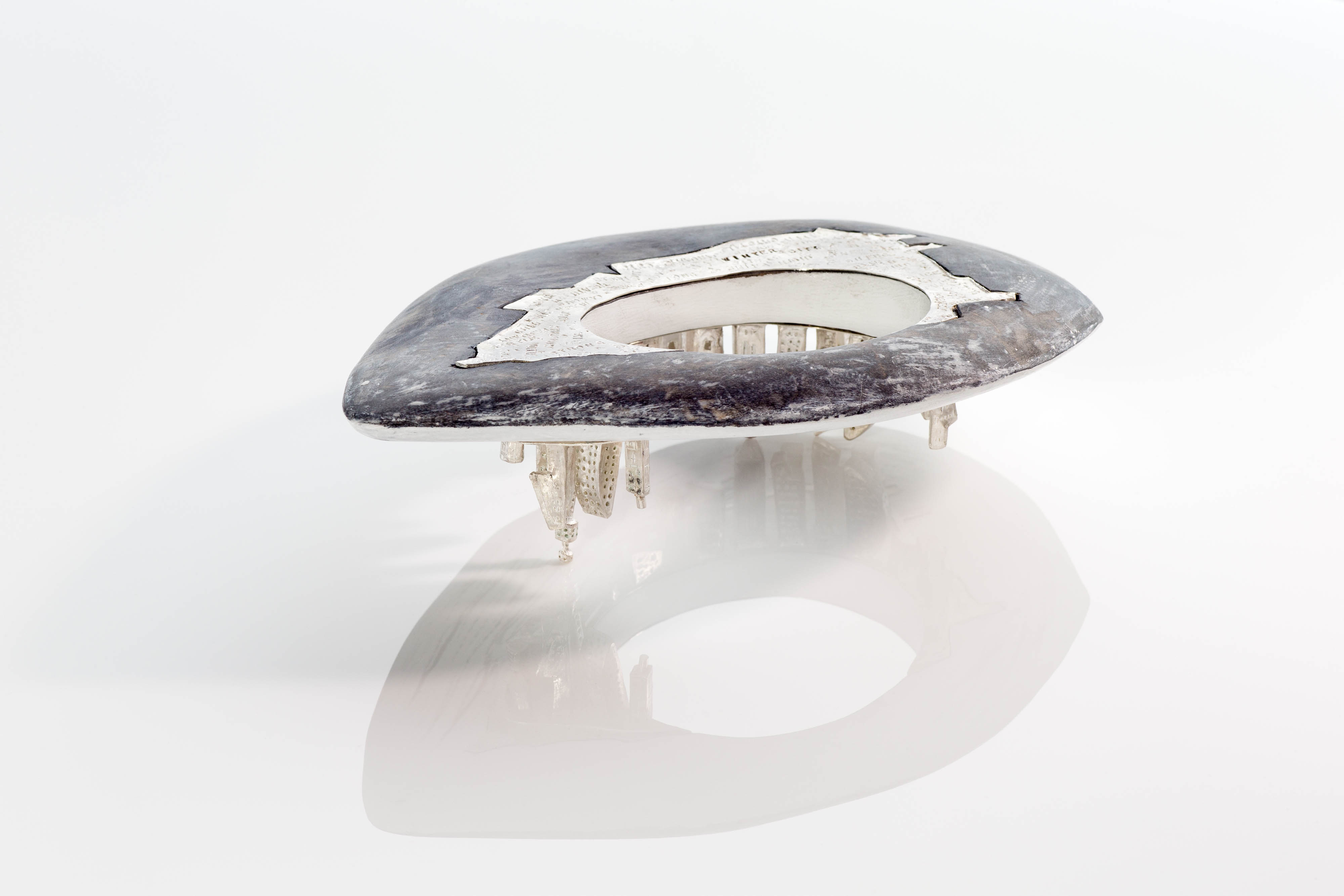 MaedaA_Bracelet_WinterCity_2015B MaedaA_Bracelet_WinterCity_2015B