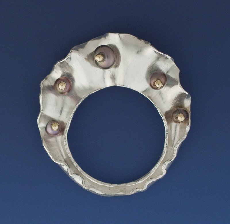 EidC_Ring_Pearls_w.jpg EidC_Ring_Pearls_w.jpg