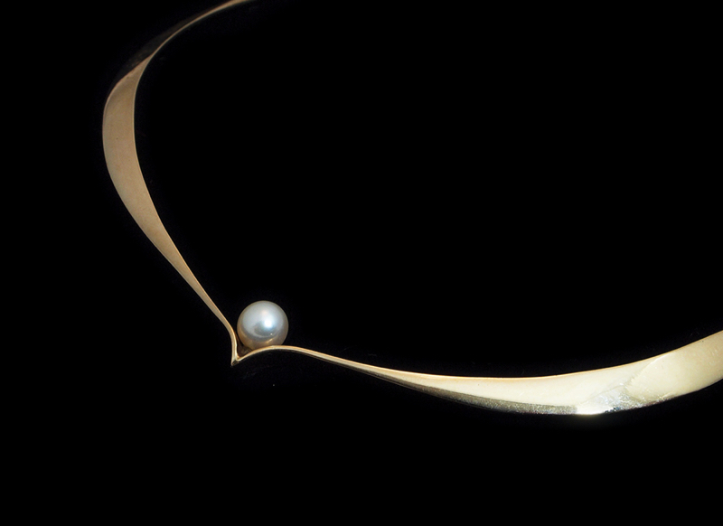 EdWeiner_GoldCirclePearl_Detail.jpg