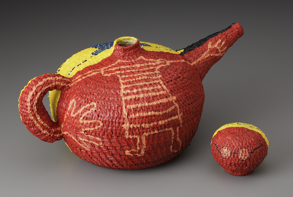 Sunny-teapot-view-without-lid