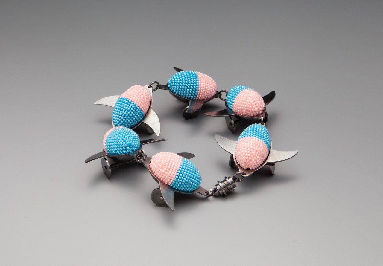 2016 Hatze Gopteryx and the Mystery Eggs - bracelet.jpeg