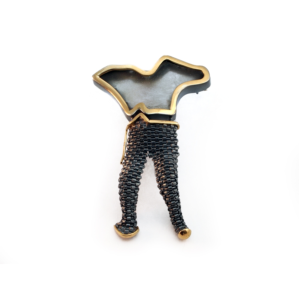 BehrensH_Brooch_02.2016_Clothes_w.jpg
