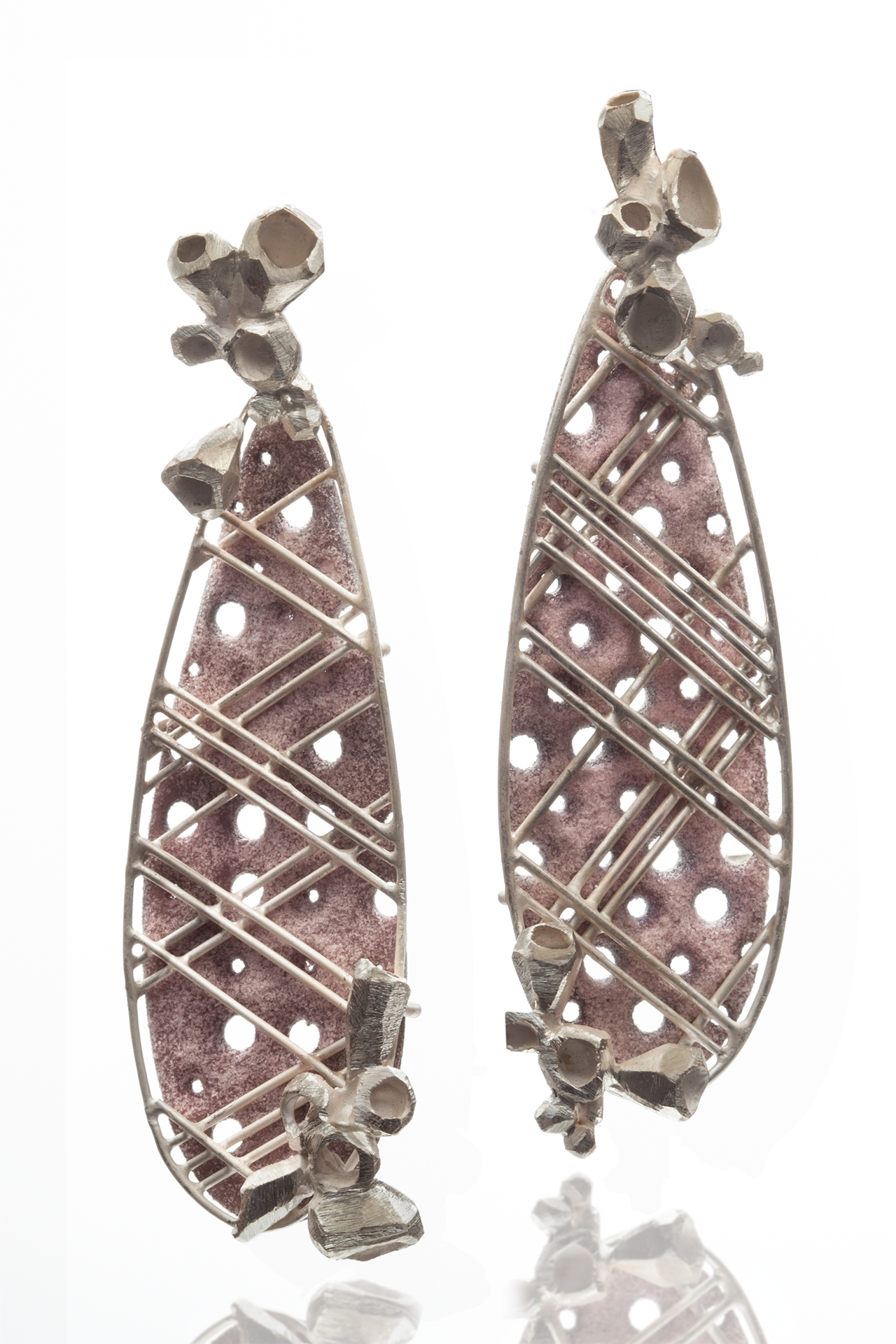 Earring-Silver-Enamel-0.7522x-2.522x-122-Jee-Hye-Kwon-2017 Earring-Silver-Enamel-0.7522x-2.522x-122-Jee-Hye-Kwon-2017