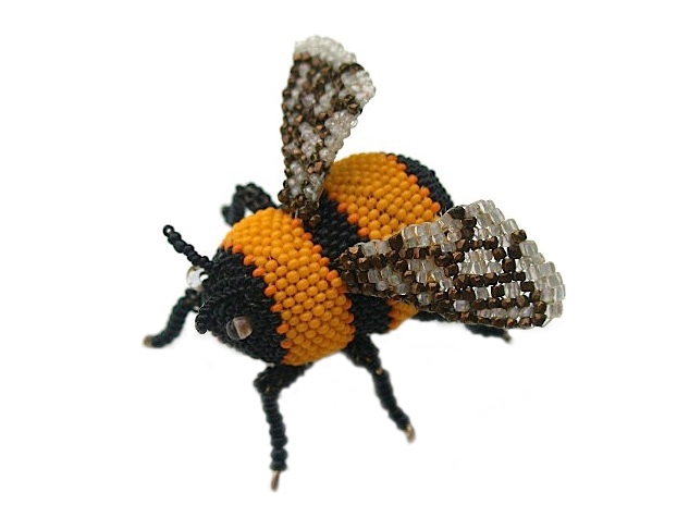 Paust Bee Brooch.jpg Paust Bee Brooch.jpg