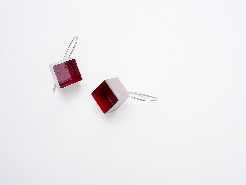 TorkosK_Earrings_Box_SilverRed_2015_w.jpg TorkosK_Earrings_Box_SilverRed_2015_w.jpg