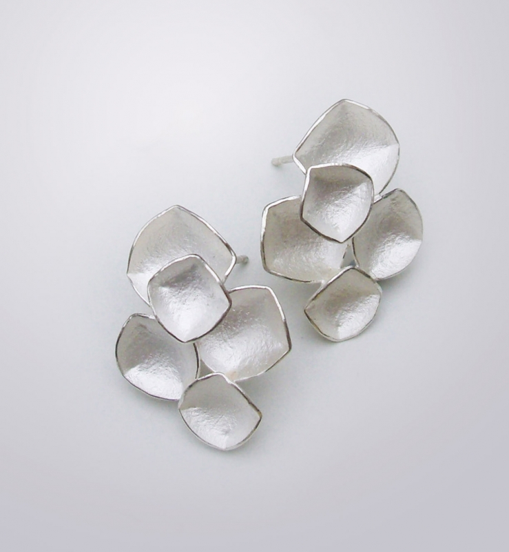SaitoK_Earrings_Faceted5Elements_w.jpg