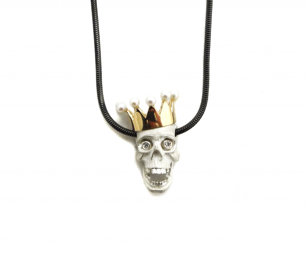 LilotK_Pendant_KingforADay.jpg