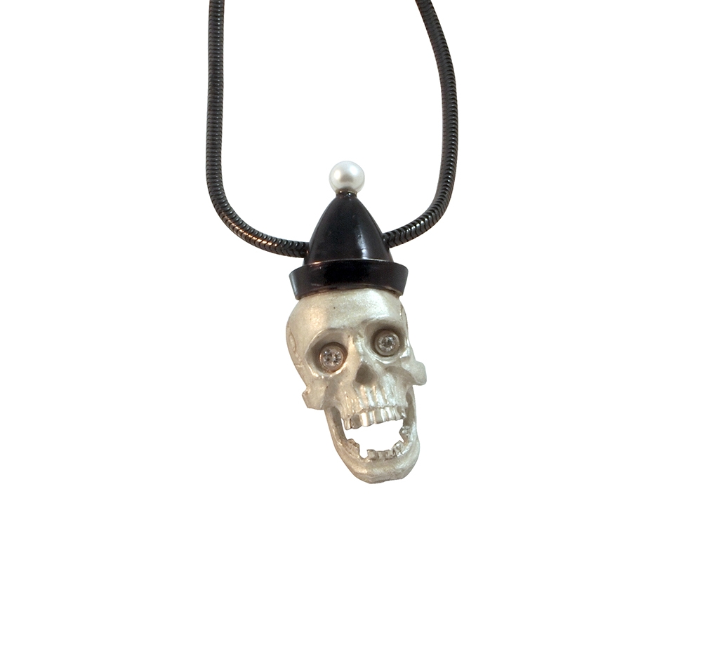 LilotK_Pendant_SantaSkull_DiamondsPearl_BlackHat_w.jpg LilotK_Pendant_SantaSkull_DiamondsPearl_BlackHat_w.jpg