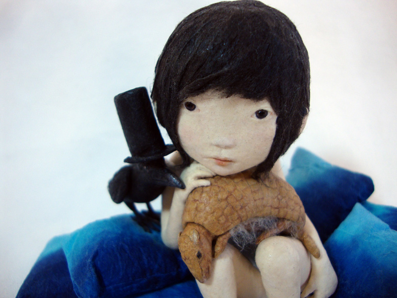 girl_with_armadillo_detail_2 girl_with_armadillo_detail_2