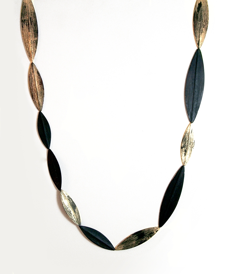 OdaM_Necklace_Leaf_G_w.jpg
