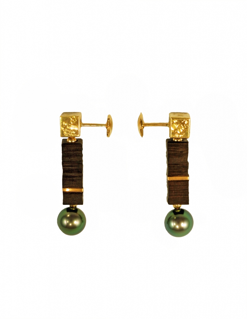 27_Earrings 'RUA HUTA'-Gold Ebony Tahiti pearls_M.Spreng