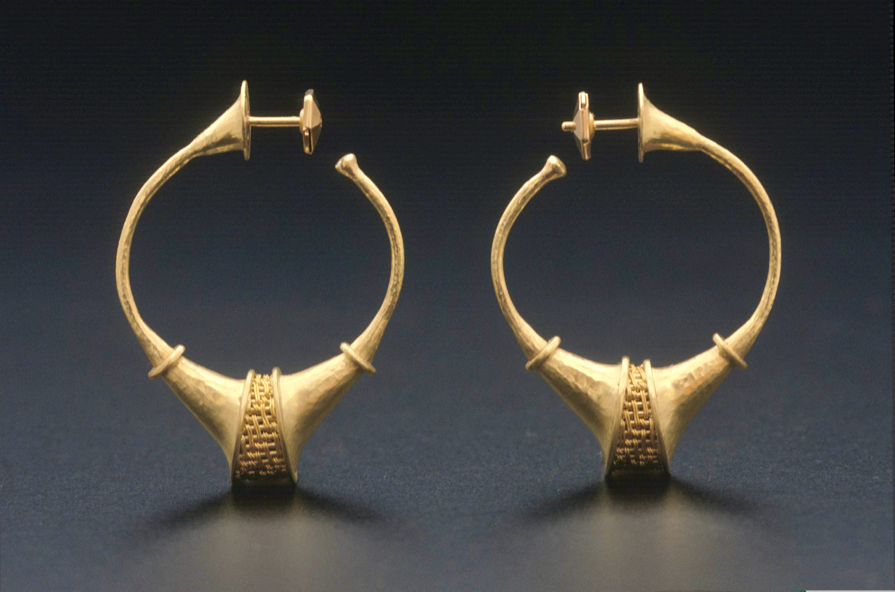 85.-Earrings-126-1988-2