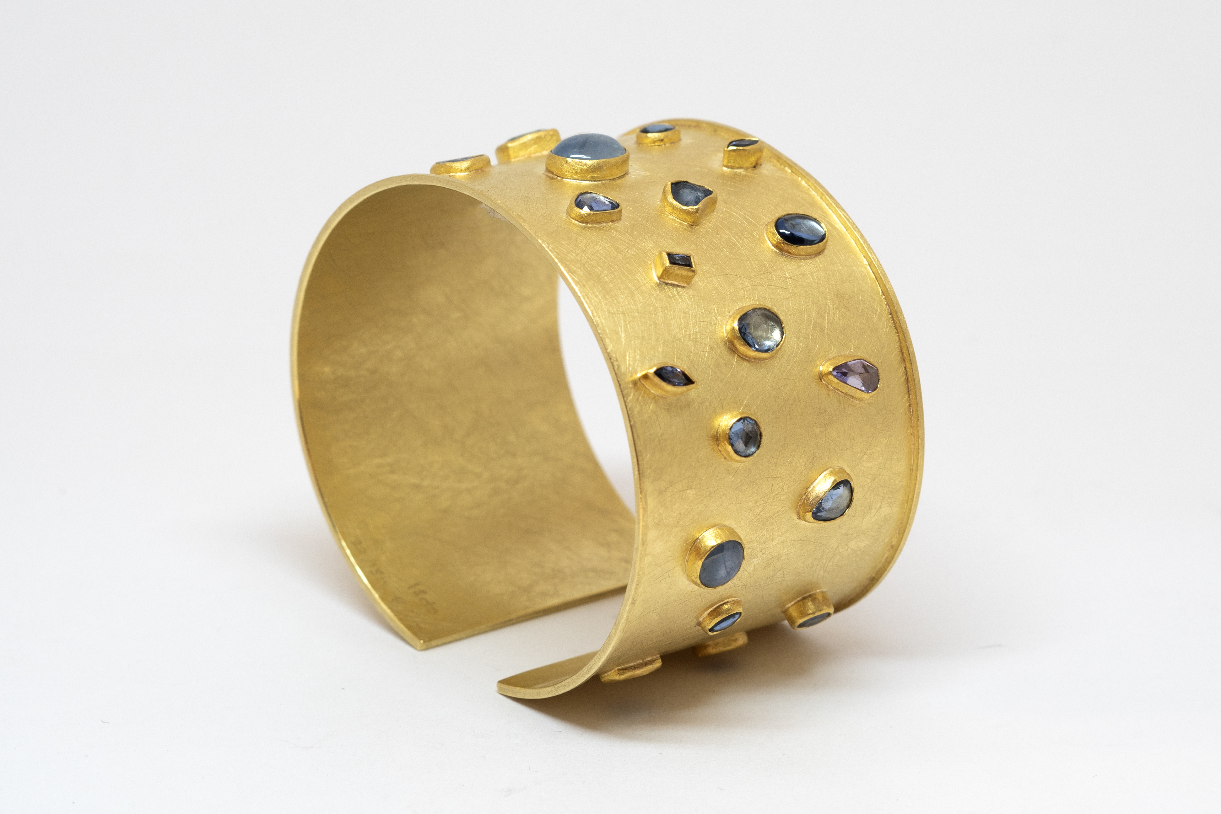 PetraClass_PurpleCuffBracelet2