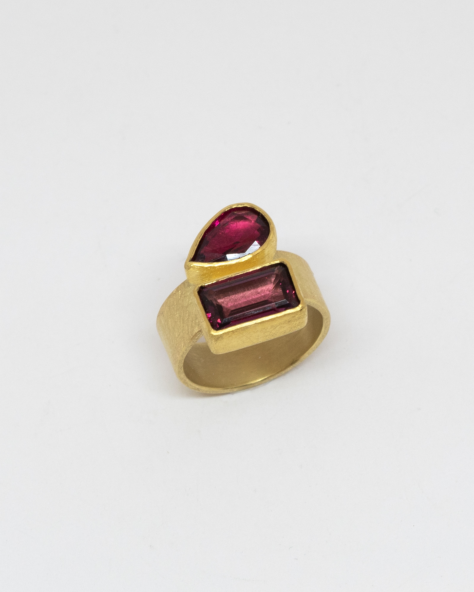 petraclass_2stonered