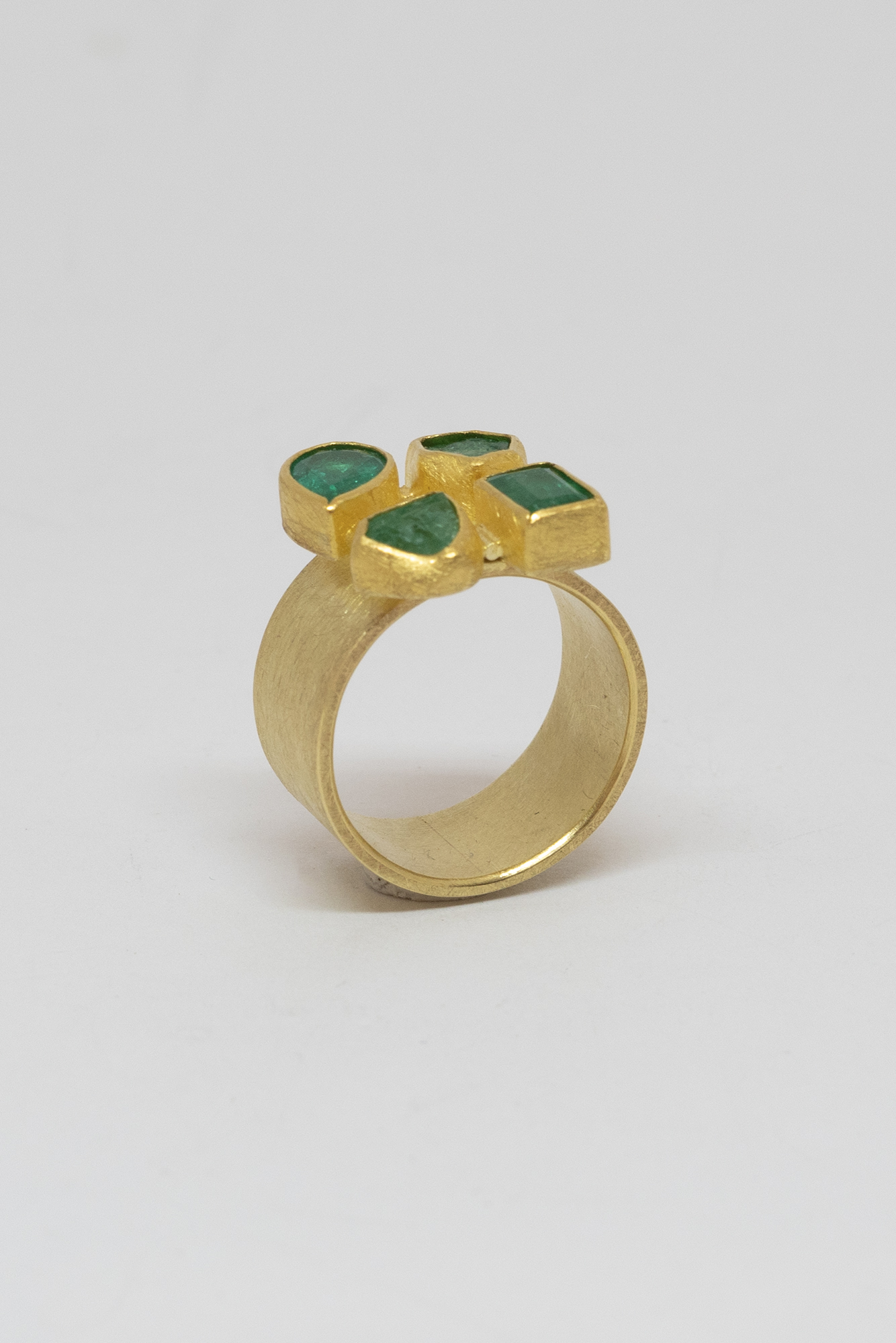 petraclass_quadgreenring