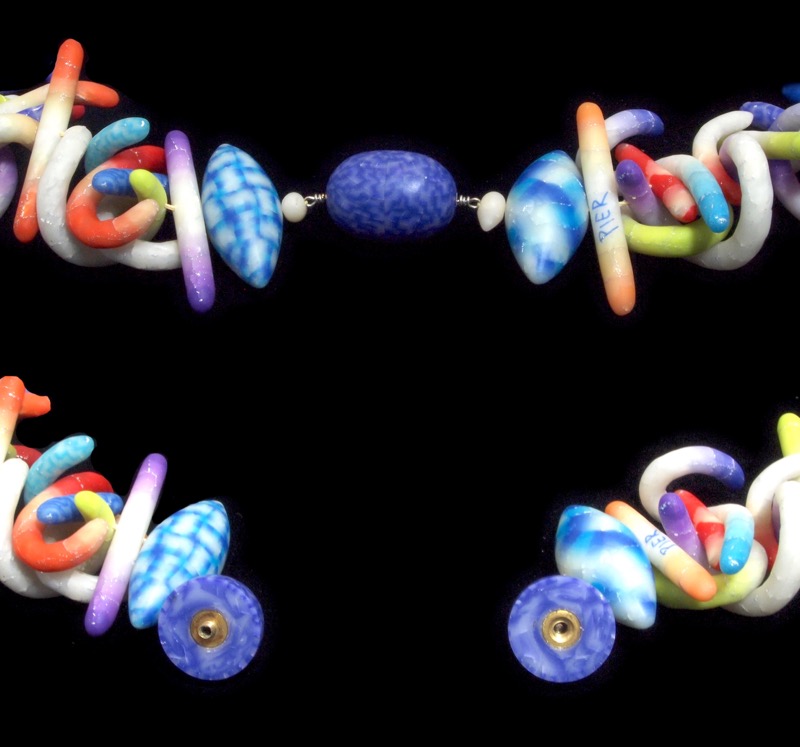 PierVoulkos_Necklace_Detail.jpg PierVoulkos_Necklace_Detail.jpg