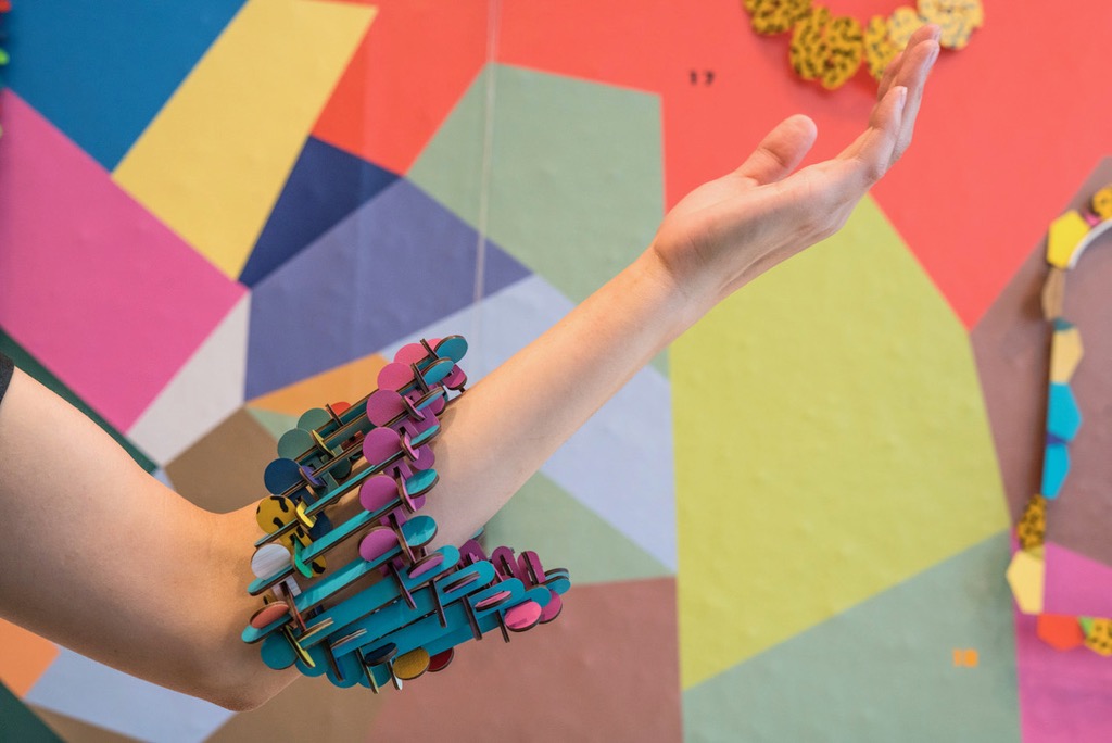 crownofthorns_bracelet.jpg crownofthorns_bracelet.jpg