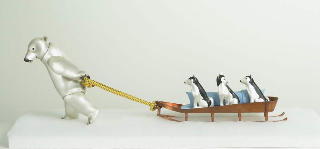 TaniguchiR_PolarBearPullingDogSledge_PhotoJoëlDegen.jpg