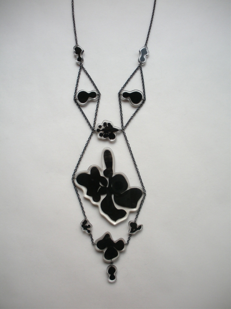 EnochS_Necklace_2015_Detail_w.jpg