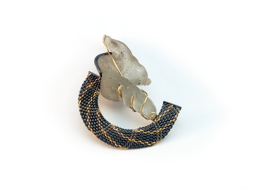 BehrensH_Brooch_01.2016_GlassSwirl_w.jpg
