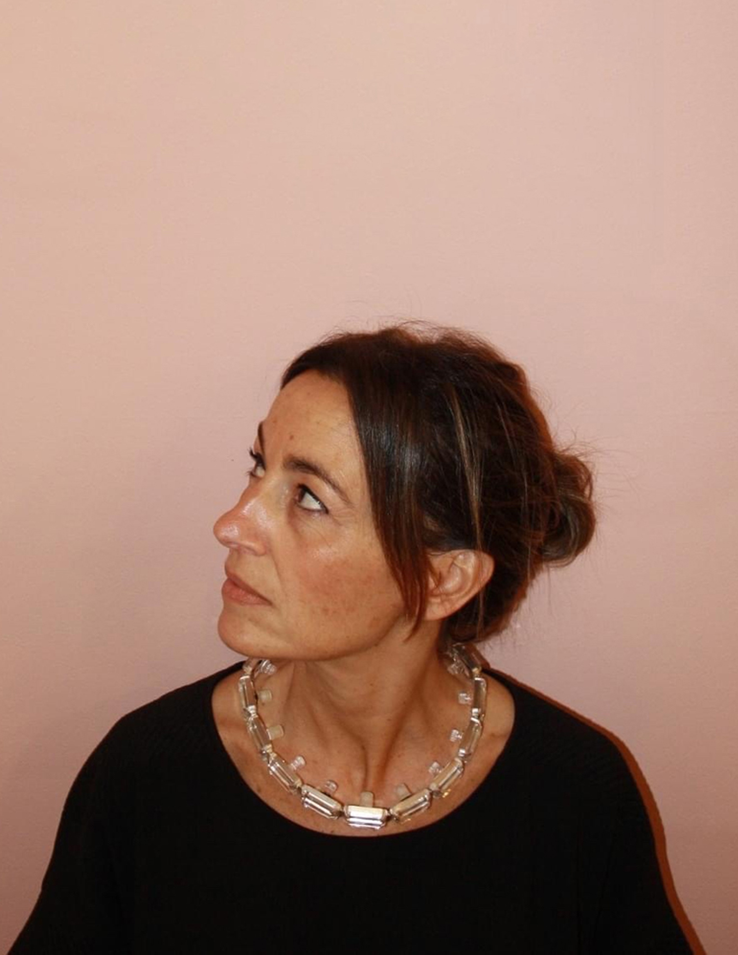 perfume-necklace-worn