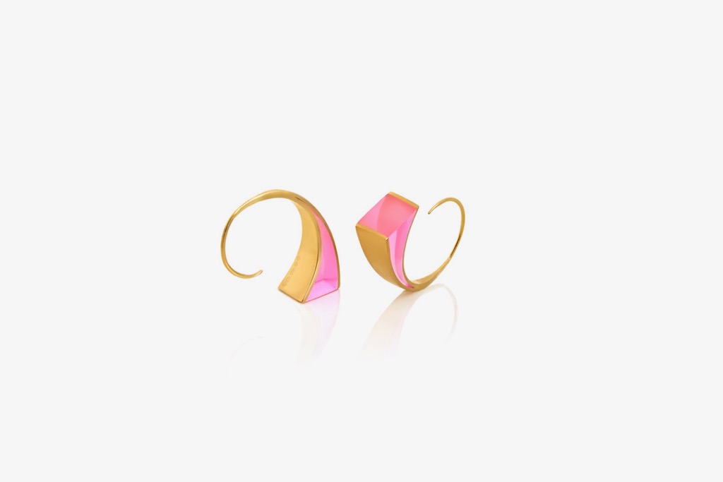 7. U.F.O Accessories Conchoidal 2 petite for the ear in pale pink.jpg