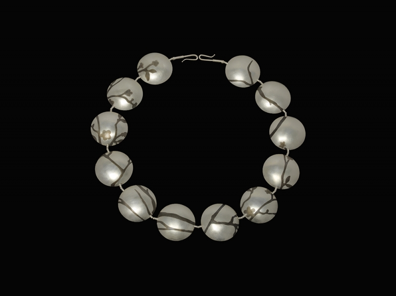 RezacS_Necklace_Spring_Back_w.jpg