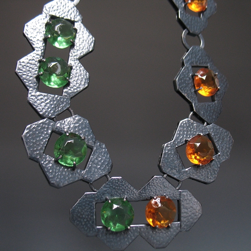 GrunerT_Necklace_SunnyDay_Detail_w.jpg