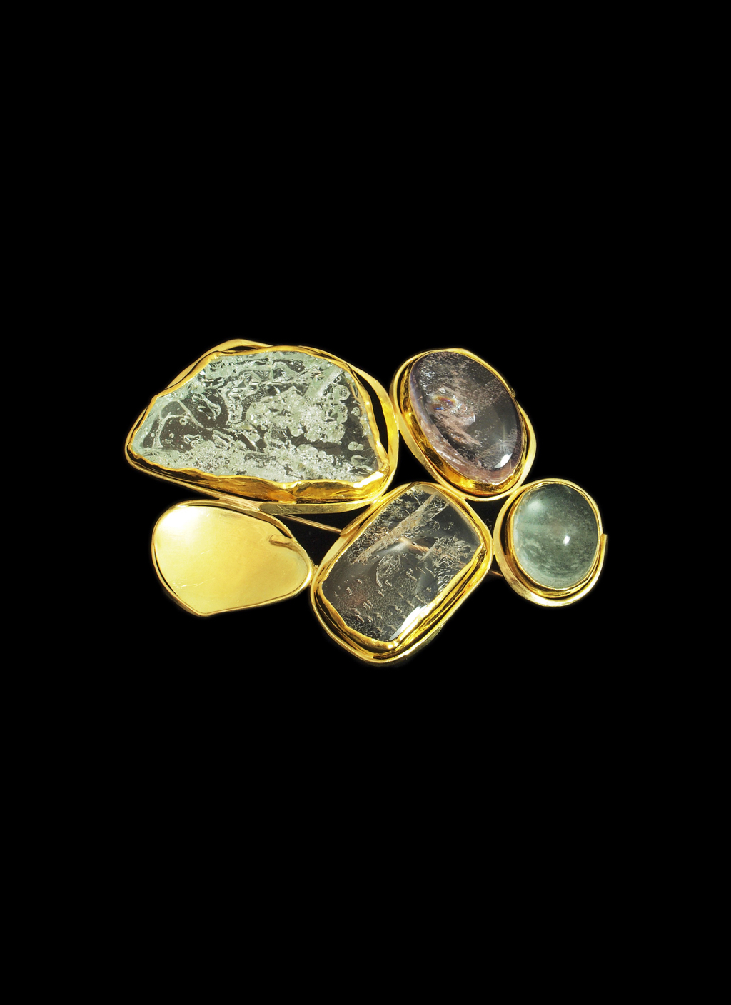 YoshikoYamamoto_Brooch.jpg YoshikoYamamoto_Brooch.jpg