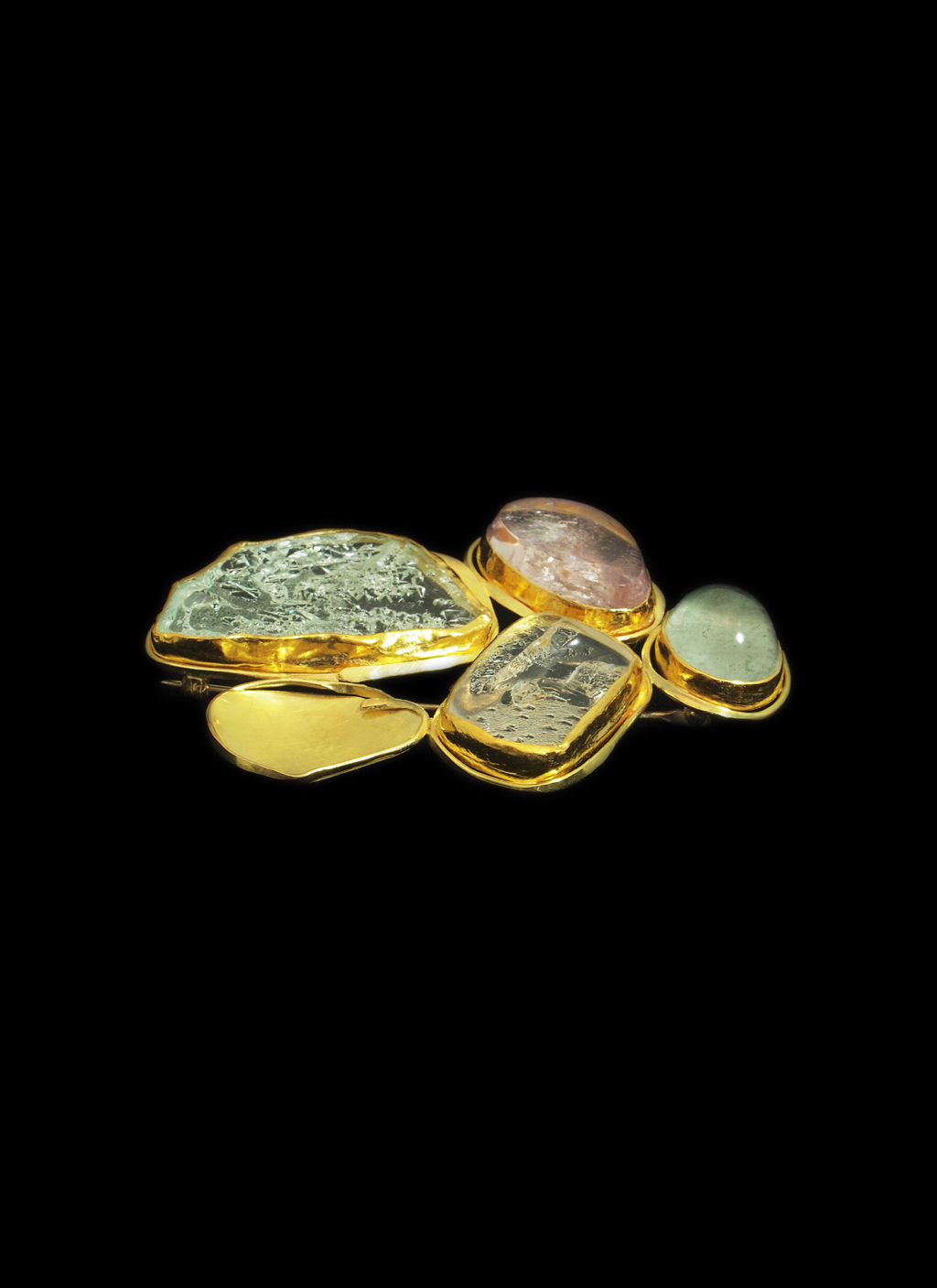 YoshikoYamamoto_Brooch2.jpg YoshikoYamamoto_Brooch2.jpg