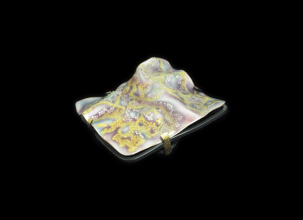 YoshikoYamamoto_BroochDetail.jpg YoshikoYamamoto_BroochDetail.jpg