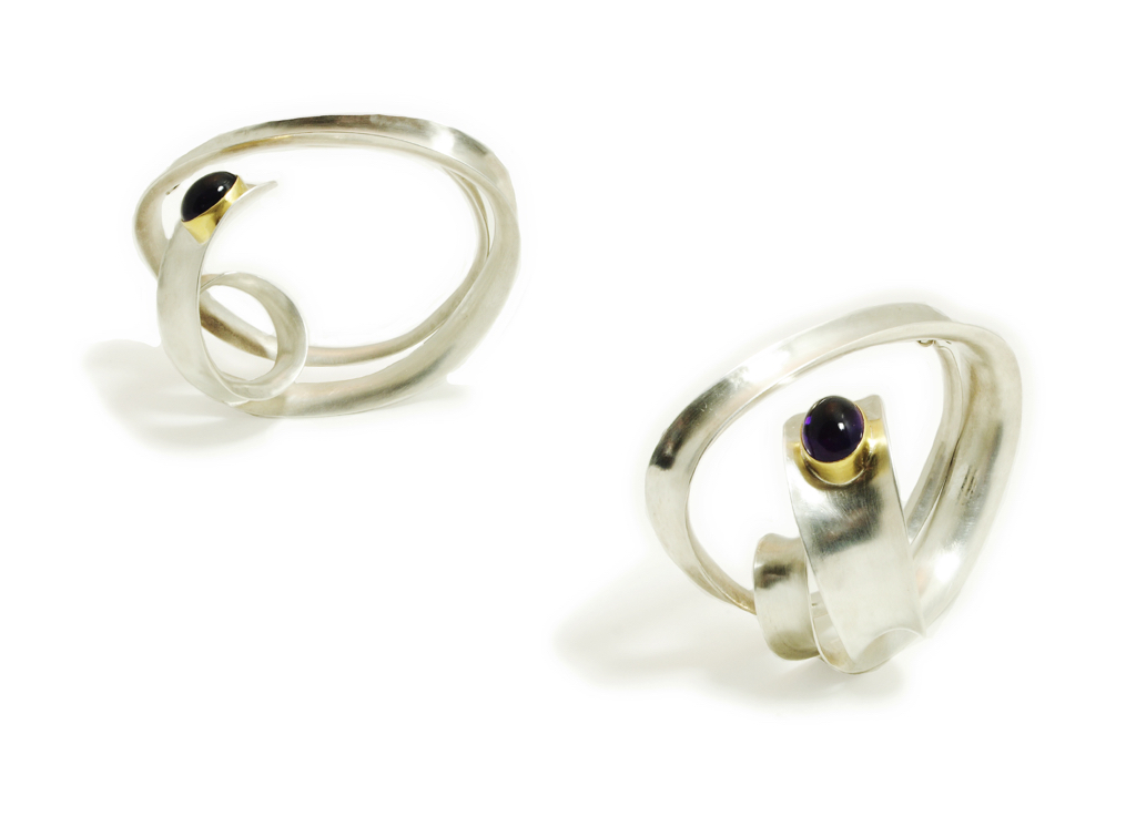 YoshikoYamamoto_KineticBrooch1.jpg YoshikoYamamoto_KineticBrooch1.jpg