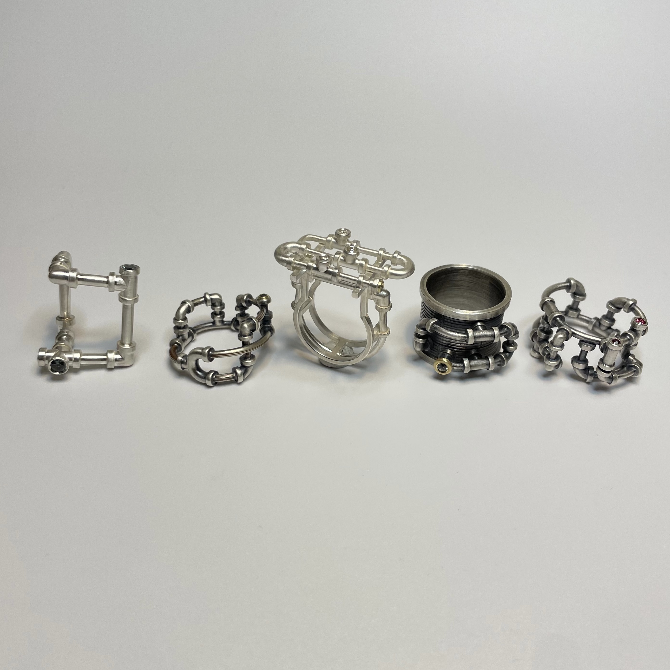 ring-lined-up ring-lined-up